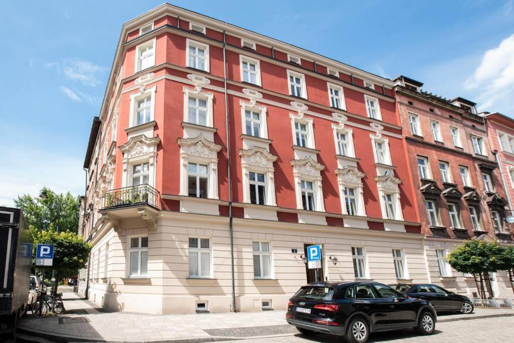 Elegant Luminis In Krakow's Old Краків
